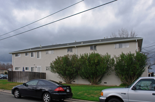 2549-2551 Sloat Way in Sacramento, CA - Building Photo - Building Photo