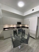 1010 Brickell Ave, Unit 4710 in Miami, FL - Building Photo - Building Photo