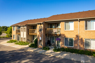 Warren Village Apartments in Warren, MI - Building Photo - Building Photo