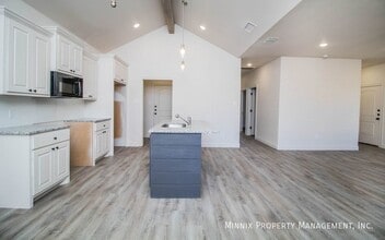 2009 102nd St in Lubbock, TX - Building Photo - Building Photo