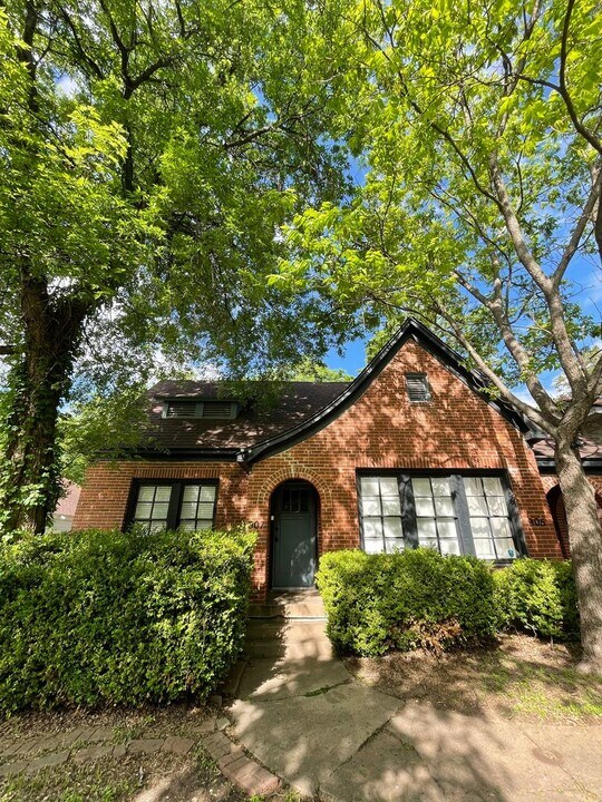 905-907 S Windomere Ave in Dallas, TX - Building Photo