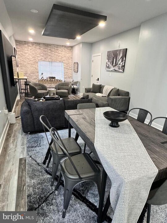 1328 S 6th St in Philadelphia, PA - Building Photo