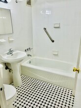 72 Croton Ave, Unit 1C in Ossining, NY - Building Photo - Building Photo