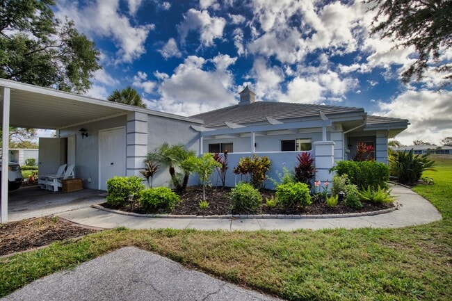 208 Cerromar Way S in Venice, FL - Building Photo - Building Photo