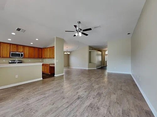 6815 Francis Dr in Apollo Beach, FL - Building Photo - Building Photo