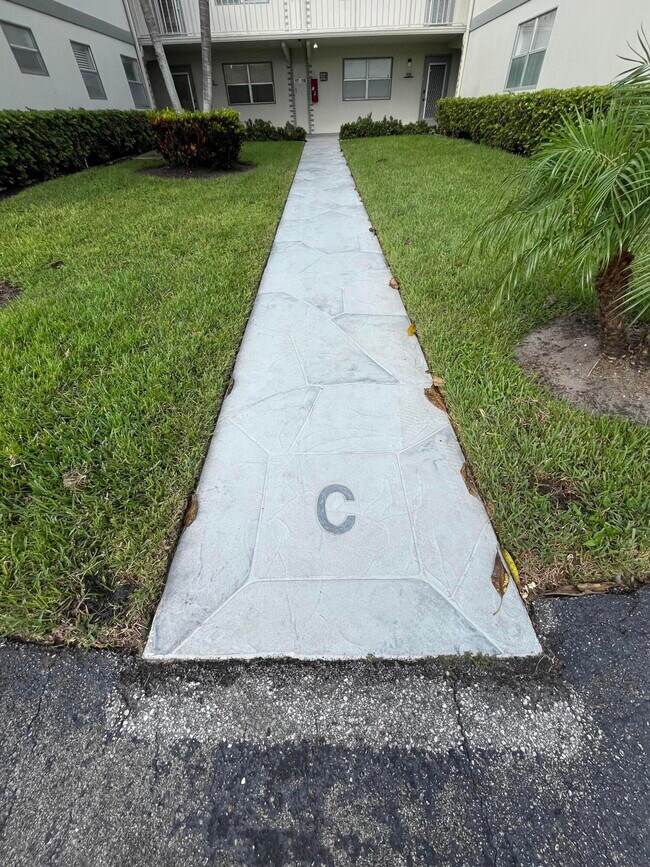 140 Monaco Ct in Delray Beach, FL - Building Photo - Building Photo