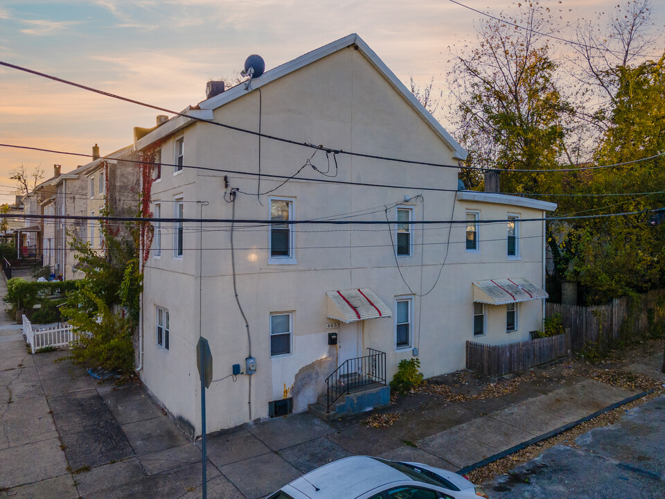 465 E Haines St in Philadelphia, PA - Building Photo