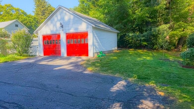 34 Hamilton Ave in Watertown, CT - Building Photo - Building Photo