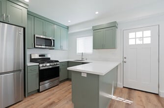 16454 Parthenia St, Unit 1 in Los Angeles, CA - Foto de edificio - Building Photo