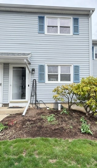 property at 11 Fredericksburg Ct