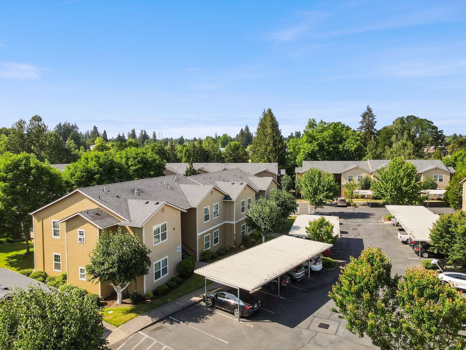 HMCR - Harmony Crossing in Salem, OR - Foto de edificio