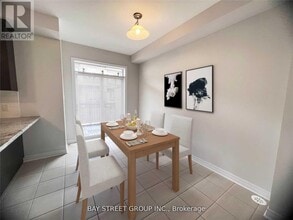 3325 Carding Mill Trail in Oakville, ON - Building Photo - Building Photo