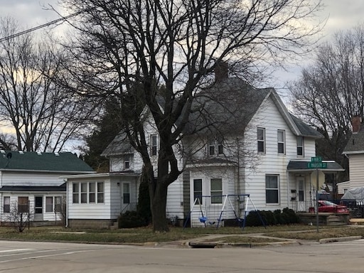 404 N Main St in Belvidere, IL - Building Photo