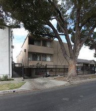 1189 N Alexandria Ave in Los Angeles, CA - Building Photo - Building Photo