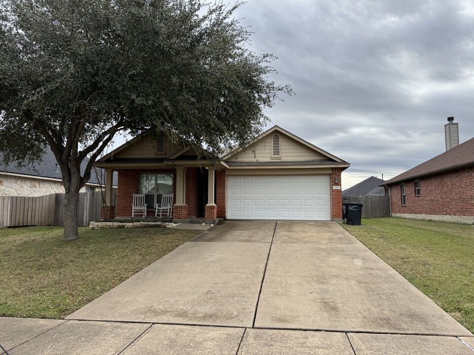 938 Whitewing Ln in College Station, TX - Building Photo