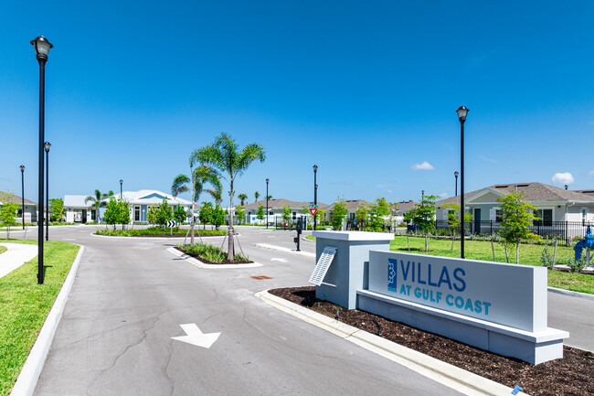 Villas at Gulf Coast in Ft. Myers, FL - Foto de edificio - Building Photo