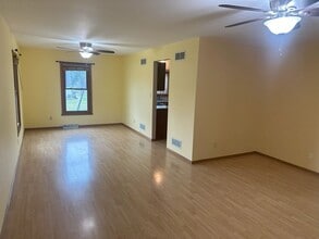 7258 Countryside Ct in Franklin, WI - Building Photo - Building Photo