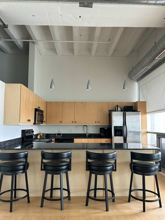 111 10th St, Unit 111 10th St #218 in Des Moines, IA - Building Photo