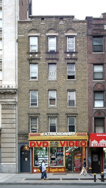 Nicholas House Apartments in New York, NY - Foto de edificio