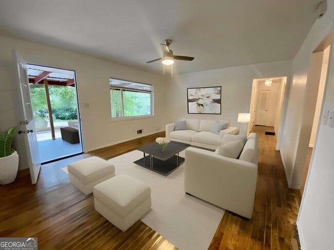 property at 4340 Glenwood Pkwy