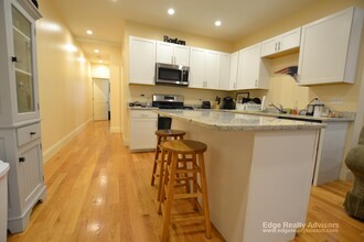 19 Higgins St, Unit 1 in Boston, MA - Building Photo - Building Photo