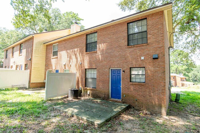 1202 Hidden Pl in Tallahassee, FL - Building Photo - Building Photo