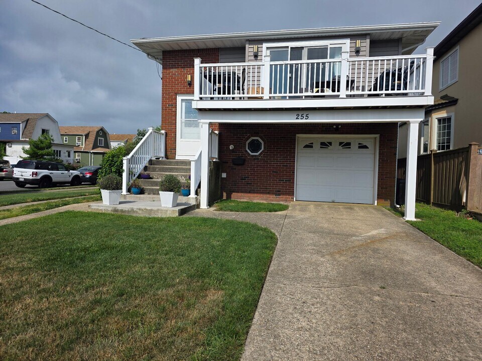 255 Franklin Blvd in Long Beach, NY - Building Photo
