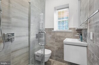 2046 E Huntingdon St in Philadelphia, PA - Building Photo - Building Photo