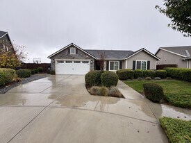 4201 W Wren Ave in Visalia, CA - Building Photo