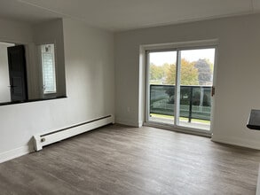 784 Hughson St in Woodstock, ON - Building Photo - Building Photo