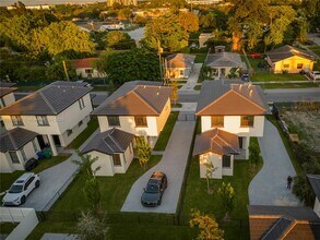 18020 SW 103rd Ave in Miami, FL - Building Photo - Building Photo
