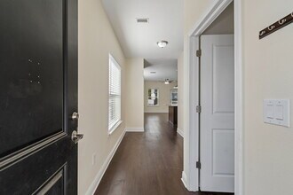 2322 W Chestnut St in Tampa, FL - Foto de edificio - Building Photo