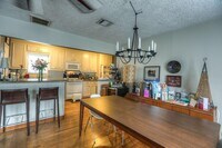 1421 Cortlandt St photo'