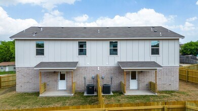 503 Stringer St in Killeen, TX - Building Photo - Building Photo