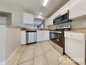 32437 Fish Hook Lp in Wesley Chapel, FL - Building Photo - Building Photo