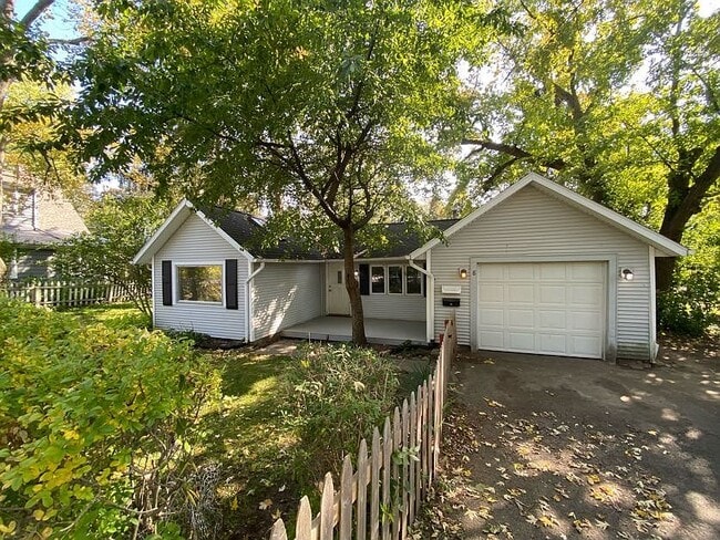 property at 8 Gebhardt Rd