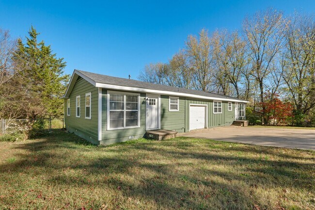 1708 Arrowhead St in Fayetteville, AR - Building Photo - Building Photo