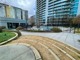 950 W Peachtree St NW in Atlanta, GA - Building Photo