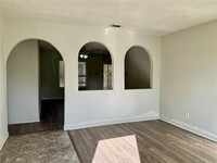 2509 Willow Ln in Irving, TX - Building Photo - Building Photo