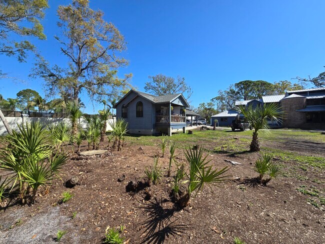 7929 98th St N in Seminole, FL - Building Photo - Building Photo