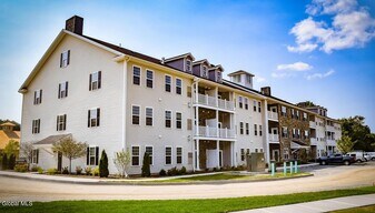 25 Hastings Dr in Colonie, NY - Building Photo