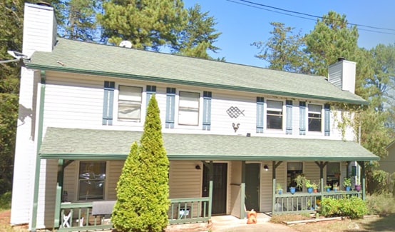 property at 2934 Lakemont Dr SW