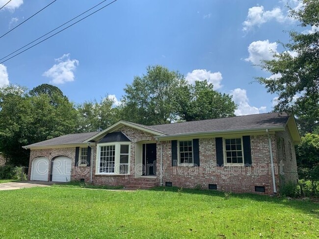 205 Pinewood Dr in Summerville, SC - Building Photo - Building Photo