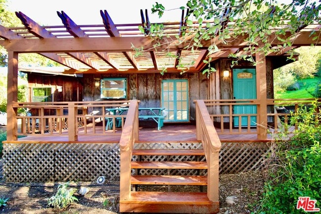 20200 Paradise Ln in Topanga, CA - Building Photo - Building Photo