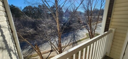 2421 Eagle Creek Ct in Winston-Salem, NC - Building Photo - Building Photo
