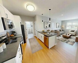 Founders Square in Windsor, CT - Foto de edificio - Building Photo