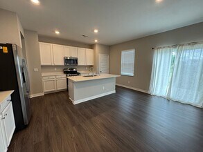 6909 Wolf Crk Ct in Whitestown, IN - Building Photo - Building Photo