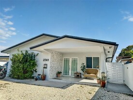 2741 SW 67th Ave in Miami, FL - Building Photo