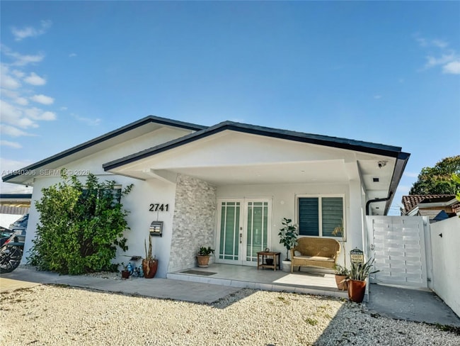 2741 SW 67th Ave