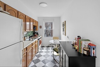 2359 32nd St in Astoria, NY - Building Photo - Interior Photo